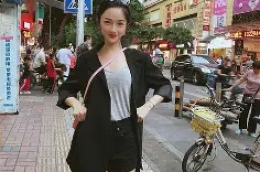 刘晓庆被指耍大牌现身河南万岁山和王婆同台全场冷脸拒讲话