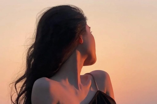 刚结婚就被出轨丈夫10年劈腿6人……被全网劝离婚的她如今终于逆袭! 刚结婚就被出轨丈夫10年劈腿6人……被全网劝离婚的她如今终于逆袭!